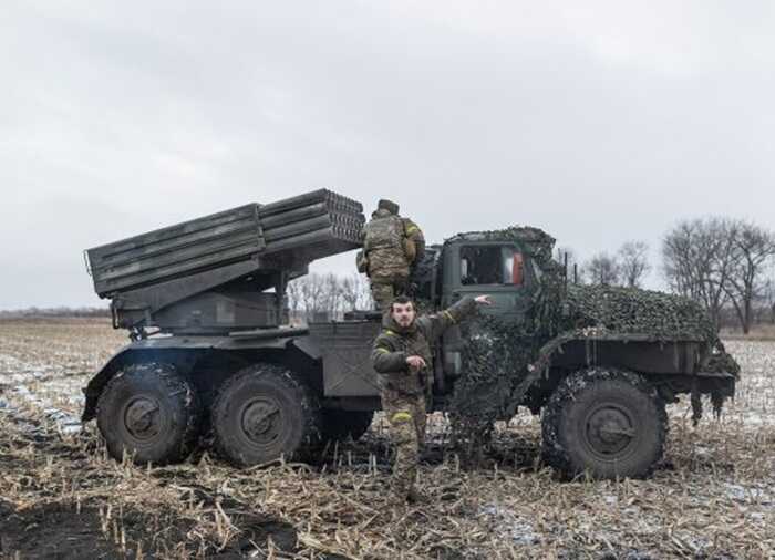 Росіяни знищують усі будинки у Кураховому, — військові