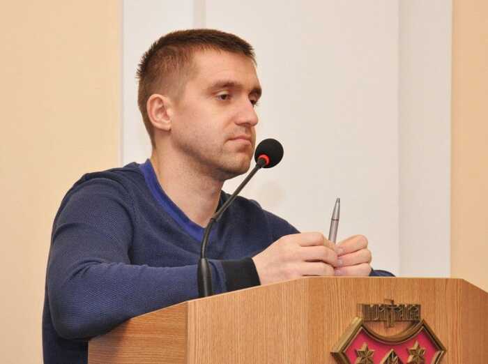 Колишнього начальника УЖКГ Полтави оголосили у міжнародний розшук по справі розкрадання майже 4 мільйонів гривень