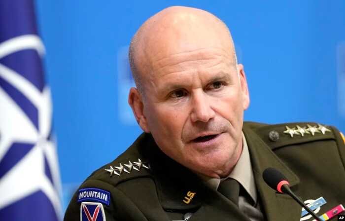 Понад два роки РФ зможе вести повномасштабні бойові дії, — генерал Каволі
