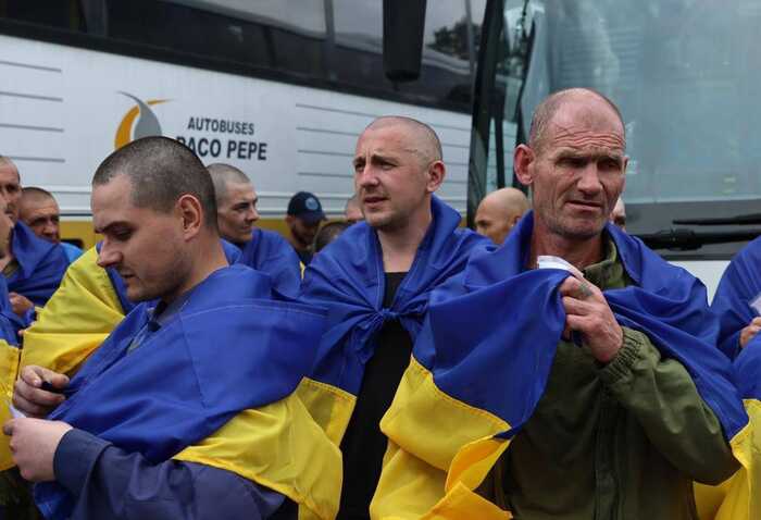 До України з полону повернулися ще 307 українських захисників: серед них бійці ЗСУ, Нацгвардії та ДПСУ