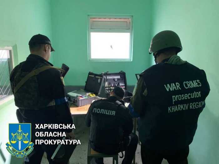 Встановлено осіб, які катували людей у катівні Куп’янська та погрожували їхнім рідним