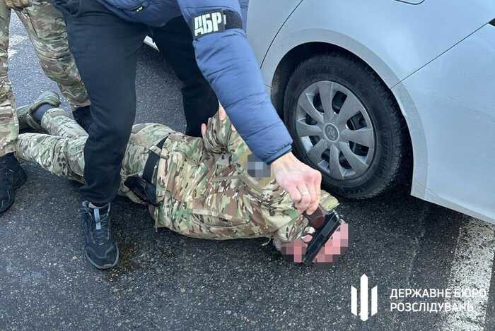 На Харківщині судитимуть чоловіка, який за 20 тисяч доларів обіцяв «влаштувати» в ДБР
