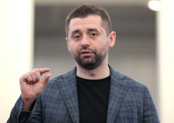 Арахамія: Зеленського били в дитинстві, але він знайшов спосіб дати відсіч — «бий головного»